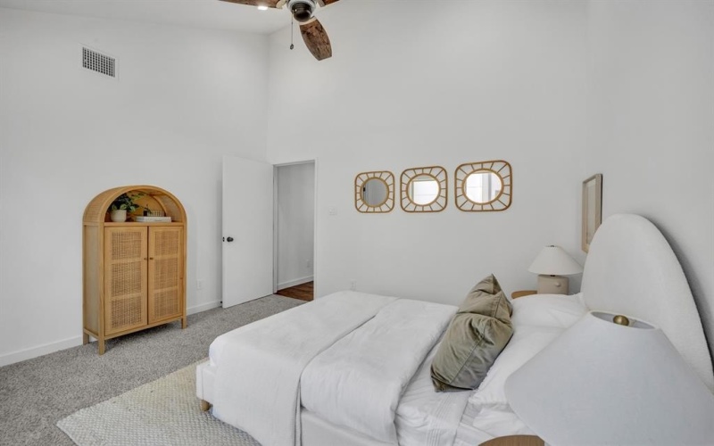 5806 Bryan Parkway #103, Dallas, TX 75206, 2 Bedrooms Bedrooms, ,2 BathroomsBathrooms,Residential,For Sale,5806 Bryan Parkway,0,21227967