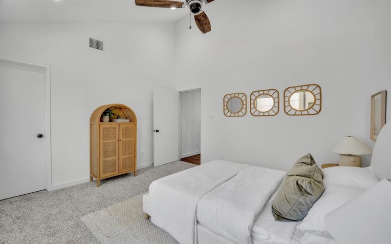 5806 Bryan Parkway #103, Dallas, TX 75206, 2 Bedrooms Bedrooms, ,2 BathroomsBathrooms,Residential,For Sale,5806 Bryan Parkway,0,21227967