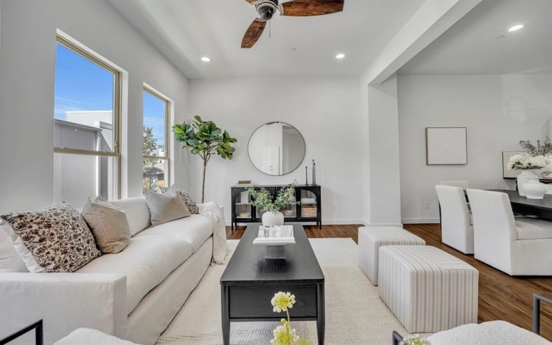 5806 Bryan Parkway #103, Dallas, TX 75206, 2 Bedrooms Bedrooms, ,2 BathroomsBathrooms,Residential,For Sale,5806 Bryan Parkway,0,21227967