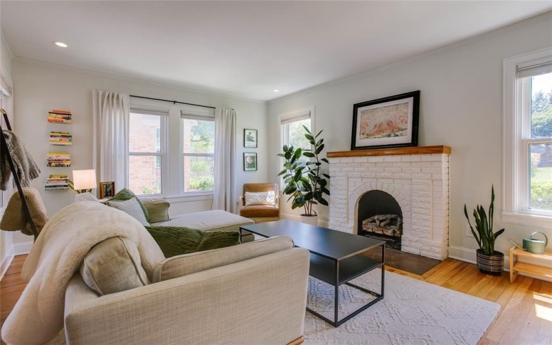 3343 Gibsondell Avenue, Dallas, TX 75211, 2 Bedrooms Bedrooms, ,2 BathroomsBathrooms,Residential,For Sale,3343 Gibsondell Avenue,0,21230203