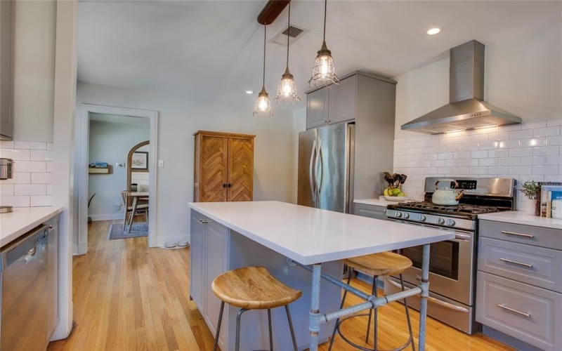 3343 Gibsondell Avenue, Dallas, TX 75211, 2 Bedrooms Bedrooms, ,2 BathroomsBathrooms,Residential,For Sale,3343 Gibsondell Avenue,0,21230203