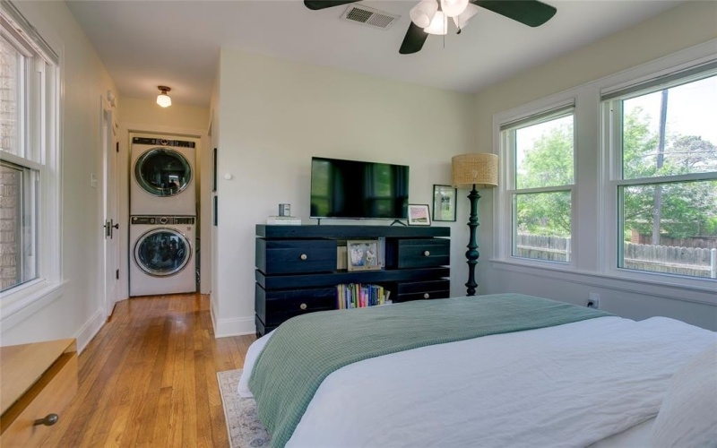 3343 Gibsondell Avenue, Dallas, TX 75211, 2 Bedrooms Bedrooms, ,2 BathroomsBathrooms,Residential,For Sale,3343 Gibsondell Avenue,0,21230203