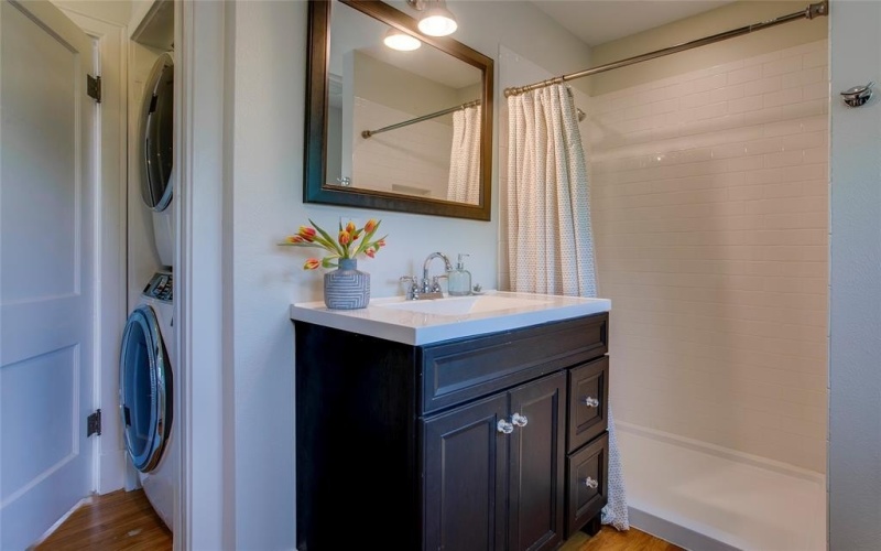 3343 Gibsondell Avenue, Dallas, TX 75211, 2 Bedrooms Bedrooms, ,2 BathroomsBathrooms,Residential,For Sale,3343 Gibsondell Avenue,0,21230203