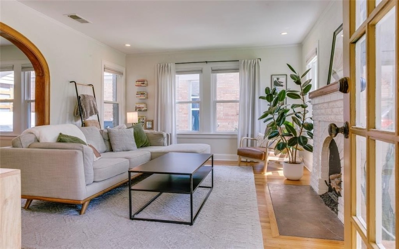 3343 Gibsondell Avenue, Dallas, TX 75211, 2 Bedrooms Bedrooms, ,2 BathroomsBathrooms,Residential,For Sale,3343 Gibsondell Avenue,0,21230203