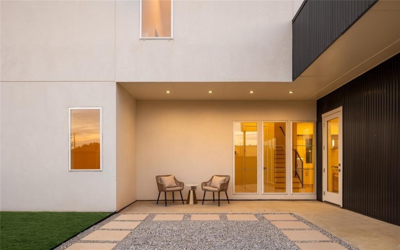 828 McBroom Street, Dallas, TX 75212, 4 Bedrooms Bedrooms, ,3 BathroomsBathrooms,Residential,For Sale,828 McBroom Street,0,21230283