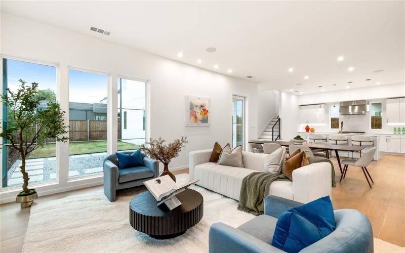 828 McBroom Street, Dallas, TX 75212, 4 Bedrooms Bedrooms, ,3 BathroomsBathrooms,Residential,For Sale,828 McBroom Street,0,21230283