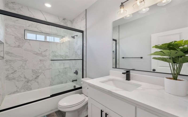 1013 Don Eve Court, Azle, TX 76020, 4 Bedrooms Bedrooms, ,2 BathroomsBathrooms,Residential,For Sale,1013 Don Eve Court,0,21230895