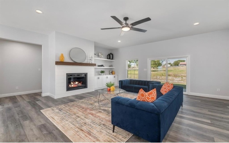 1013 Don Eve Court, Azle, TX 76020, 4 Bedrooms Bedrooms, ,2 BathroomsBathrooms,Residential,For Sale,1013 Don Eve Court,0,21230895