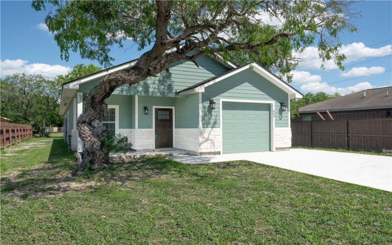 609 Avenue F, Sinton, TX 78387, 3 Habitaciones Habitaciones , ,2 BañosBaños,Residential,En Venta,609 Avenue F,456815