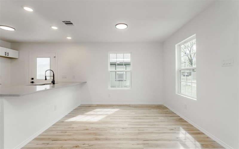 308 S 3rd, Bonham, TX 75418, 3 Habitaciones Habitaciones , ,2 BañosBaños,Residential,En Venta,308 S 3rd,0,21231164