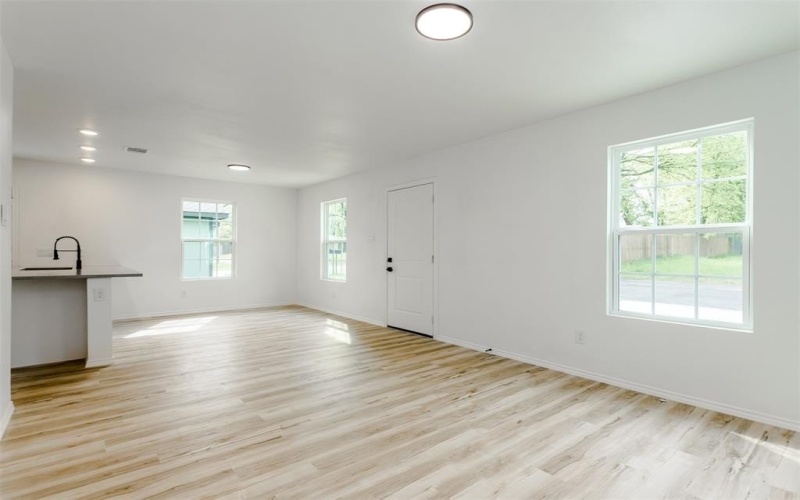 308 S 3rd, Bonham, TX 75418, 3 Habitaciones Habitaciones , ,2 BañosBaños,Residential,En Venta,308 S 3rd,0,21231164