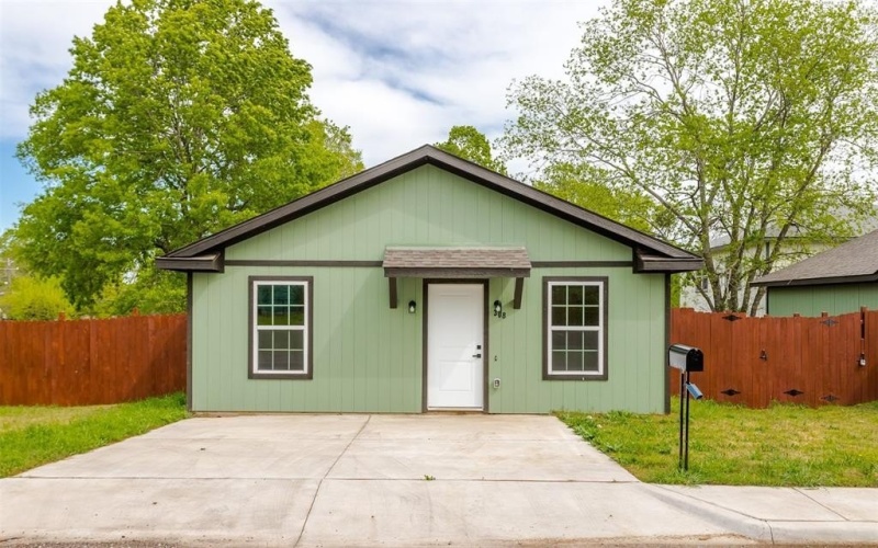 308 S 3rd, Bonham, TX 75418, 3 Habitaciones Habitaciones , ,2 BañosBaños,Residential,En Venta,308 S 3rd,0,21231164