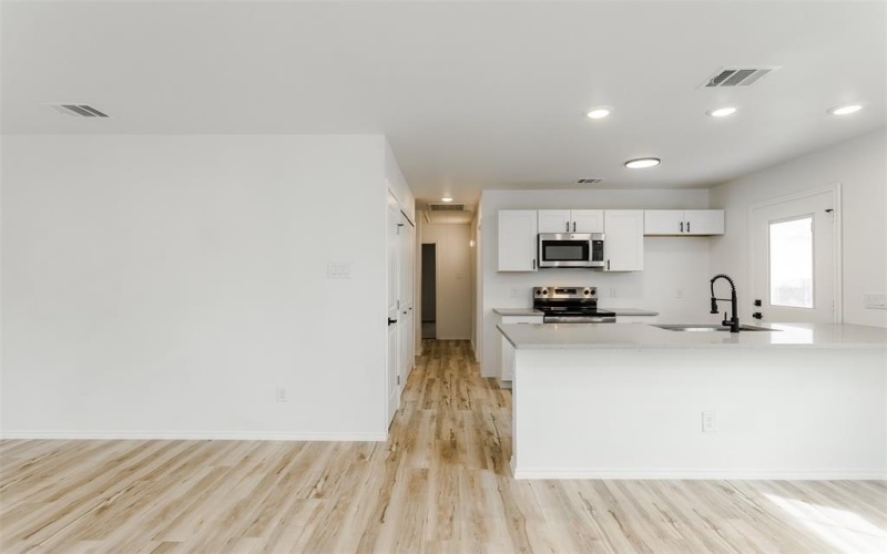 308 S 3rd, Bonham, TX 75418, 3 Habitaciones Habitaciones , ,2 BañosBaños,Residential,En Venta,308 S 3rd,0,21231164