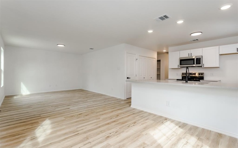 308 S 3rd, Bonham, TX 75418, 3 Habitaciones Habitaciones , ,2 BañosBaños,Residential,En Venta,308 S 3rd,0,21231164