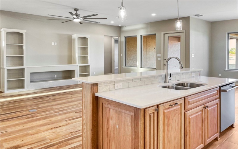 2114 Shoreline Vista Drive, Corpus Christi, TX 78418, 4 Habitaciones Habitaciones , ,3 BañosBaños,Residential,En Venta,2114 Shoreline Vista Drive,458158
