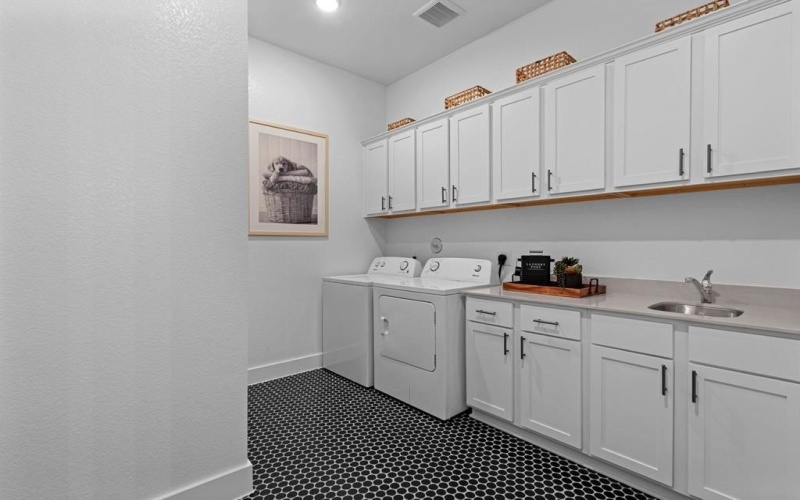 2652 Rainier Drive, Corinth, TX 76210, 3 Bedrooms Bedrooms, ,2 BathroomsBathrooms,Residential,For Sale,2652 Rainier Drive,0,21231358