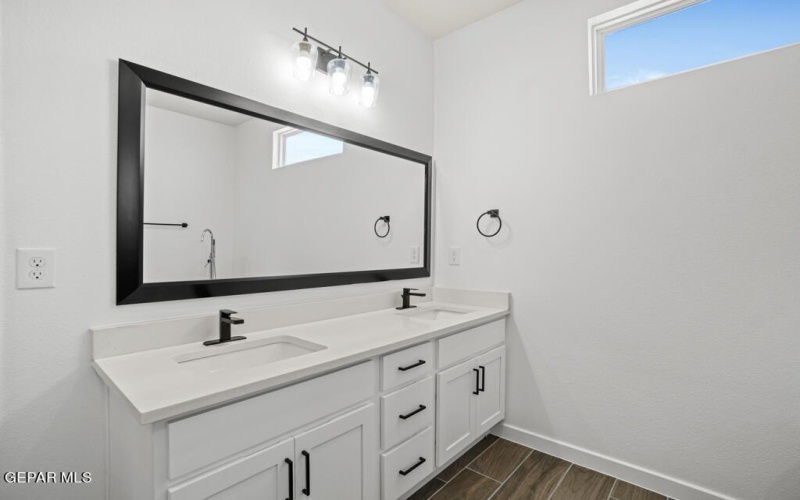 5868 Kobe Bryant Street, El Paso, TX 79924, 4 Habitaciones Habitaciones , ,3 BañosBaños,Residential,En Venta,5868 Kobe Bryant Street,893979