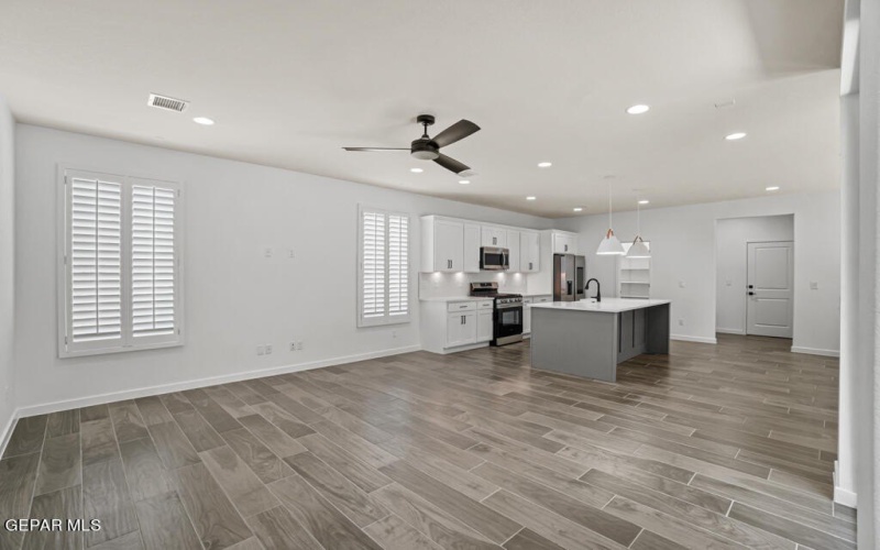 5868 Kobe Bryant Street, El Paso, TX 79924, 4 Habitaciones Habitaciones , ,3 BañosBaños,Residential,En Venta,5868 Kobe Bryant Street,893979