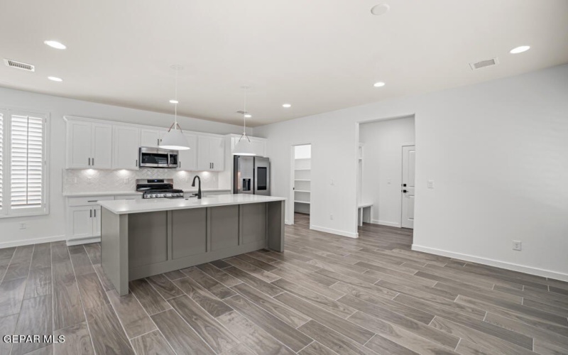 5868 Kobe Bryant Street, El Paso, TX 79924, 4 Habitaciones Habitaciones , ,3 BañosBaños,Residential,En Venta,5868 Kobe Bryant Street,893979