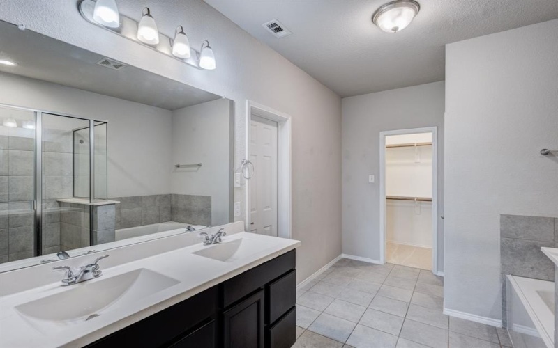 5529 Las Lomas Lane, Denton, TX 76208, 4 Bedrooms Bedrooms, ,5 BathroomsBathrooms,Residential,For Sale,5529 Las Lomas Lane,0,21230744