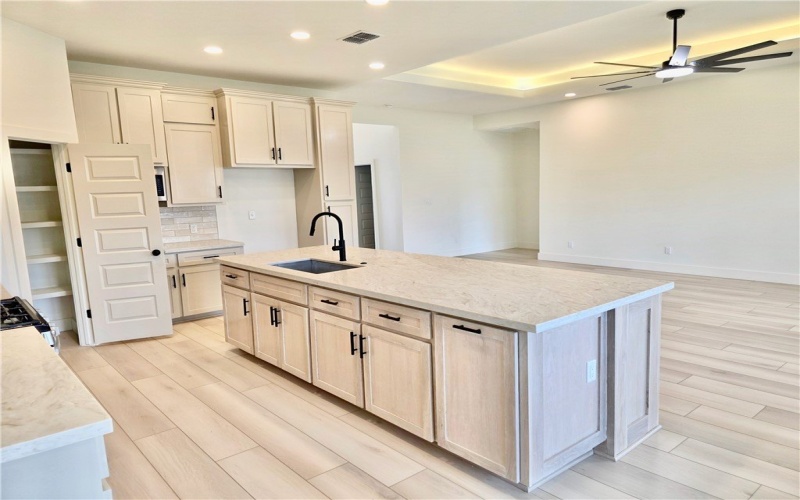 6718 La Salle Drive, Corpus Christi, TX 78414, 4 Habitaciones Habitaciones , ,2 BañosBaños,Residential,En Venta,6718 La Salle Drive,0,474458