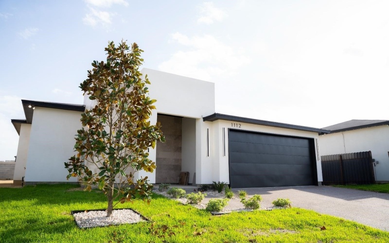 1112 Noyola Loop, Laredo, TX 78046, 4 Bedrooms Bedrooms, ,2 BathroomsBathrooms,Residential,For Sale,1112 Noyola Loop,0,20261619