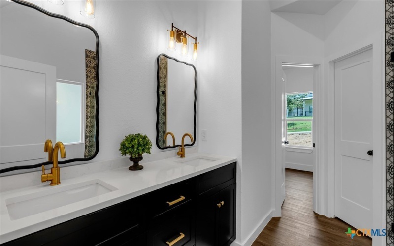 105 Chesterfield Drive, Kingsland, TX 78639, 4 Bedrooms Bedrooms, ,2 BathroomsBathrooms,Residential,For Sale,105 Chesterfield Drive,0,609997