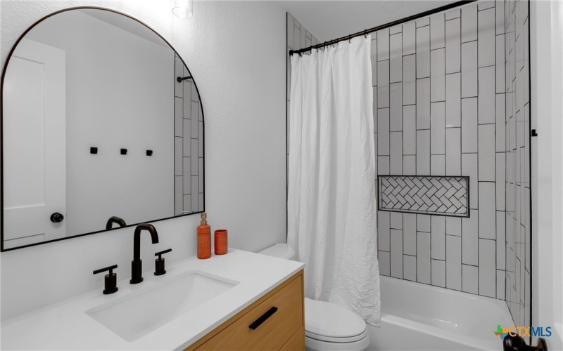 105 Chesterfield Drive, Kingsland, TX 78639, 4 Bedrooms Bedrooms, ,2 BathroomsBathrooms,Residential,For Sale,105 Chesterfield Drive,0,609997