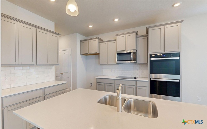 2040 Buckner Street, Nolanville, TX 76559, 5 Habitaciones Habitaciones , ,2 BañosBaños,Residential,En Venta,2040 Buckner Street,0,610048