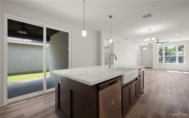 1409 Zurich Avenue, McAllen, TX 78504, 2 Bedrooms Bedrooms, ,2 BathroomsBathrooms,Residential,For Sale,1409 Zurich Avenue,0,497622