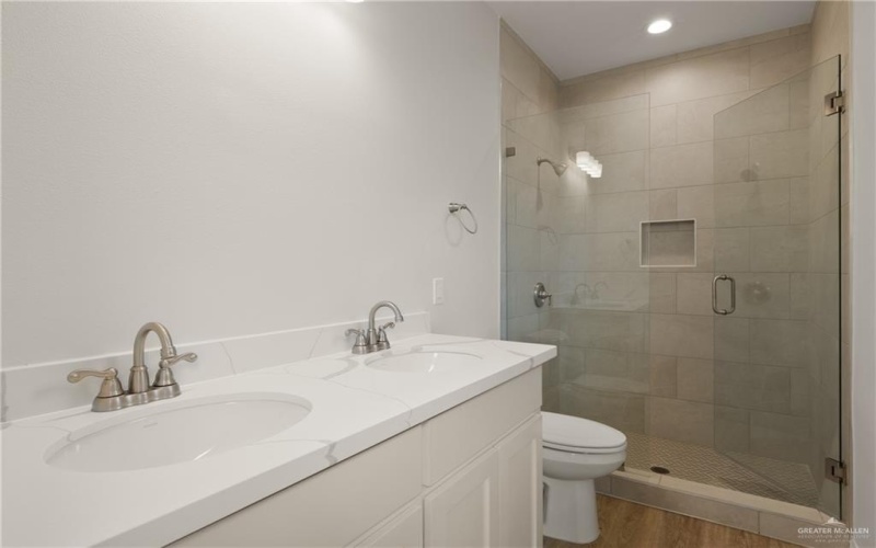 1409 Zurich Avenue, McAllen, TX 78504, 2 Bedrooms Bedrooms, ,2 BathroomsBathrooms,Residential,For Sale,1409 Zurich Avenue,0,497622