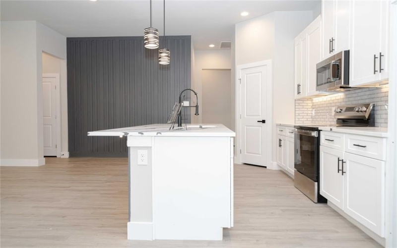 101 S Getzendaner Street, Waxahachie, TX 75165, 4 Bedrooms Bedrooms, ,2 BathroomsBathrooms,Residential,For Sale,101 S Getzendaner Street,0,21061650