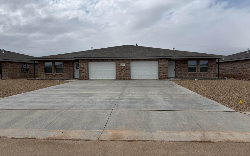 1120 A Caprock Street, Hereford, TX 79045, 3 Habitaciones Habitaciones , ,2 BañosBaños,Residential Multi Family,En Venta,1120 A Caprock Street,0,26-2992