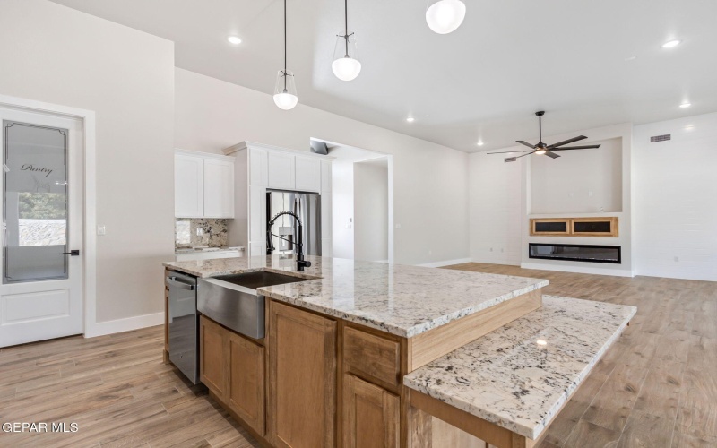 6418 Cadence River Drive, El Paso, TX 79932, 4 Bedrooms Bedrooms, ,3 BathroomsBathrooms,Residential,For Sale,6418 Cadence River Drive,911658