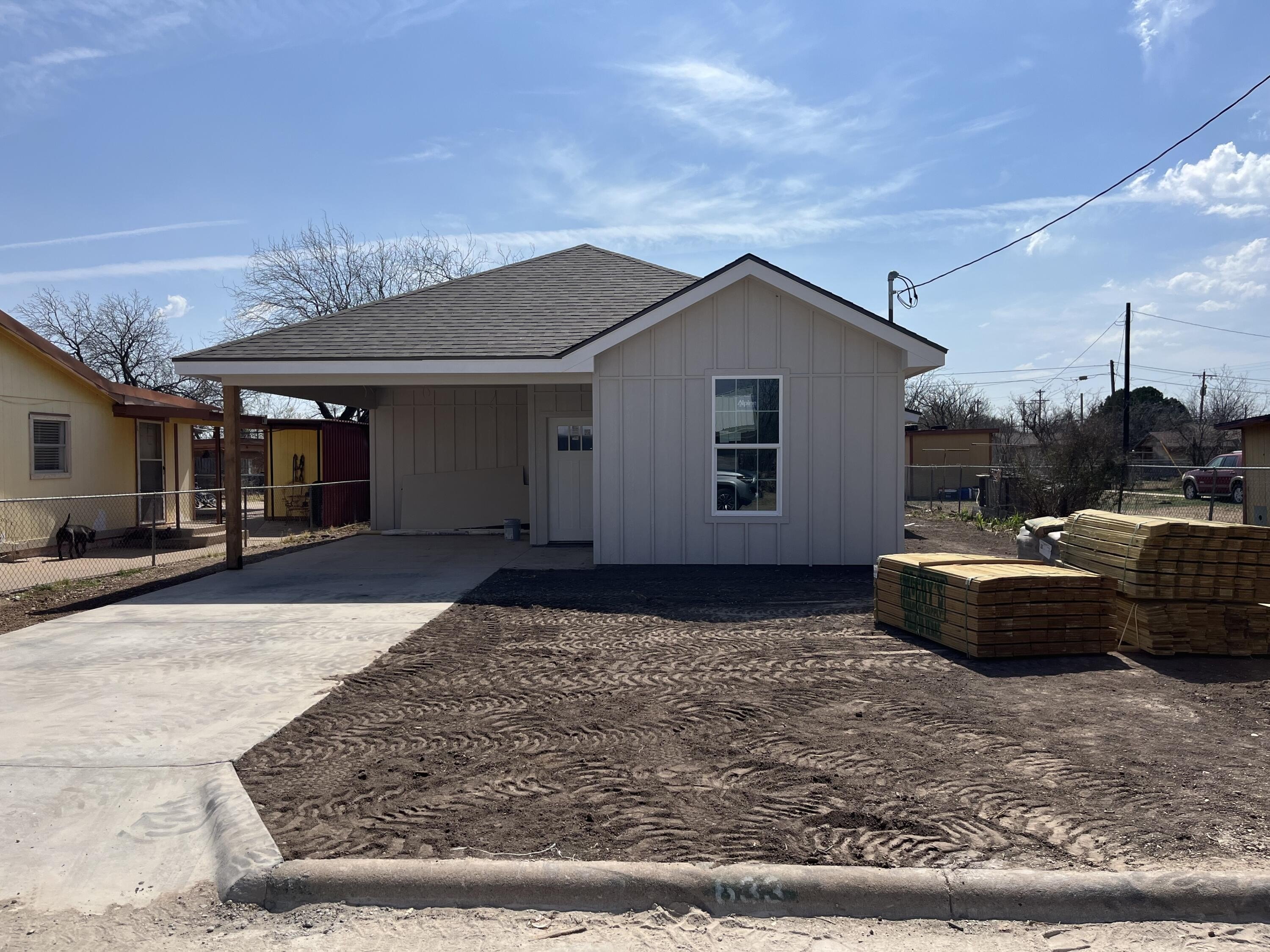 633 W Ave Z, San Angelo, TX 76903, 3 Bedrooms Bedrooms, ,2 BathroomsBathrooms,Residential,For Sale,633 W Ave Z,0,200430