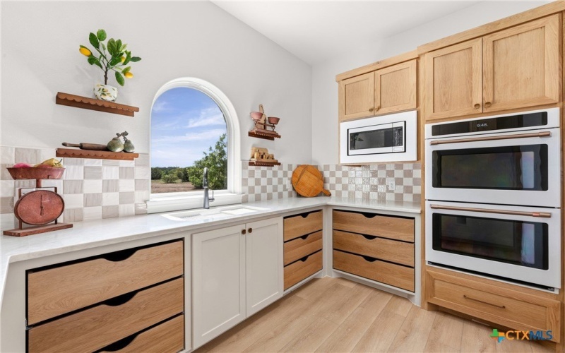 12299 Crows Ranch Road, Salado, TX 76571, 4 Bedrooms Bedrooms, ,5 BathroomsBathrooms,Residential,For Sale,12299 Crows Ranch Road,0,609824