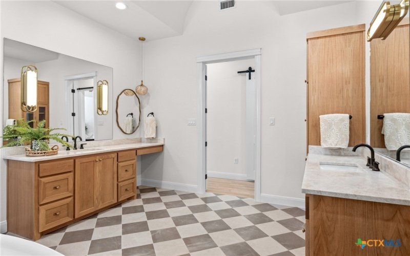 12299 Crows Ranch Road, Salado, TX 76571, 4 Bedrooms Bedrooms, ,5 BathroomsBathrooms,Residential,For Sale,12299 Crows Ranch Road,0,609824