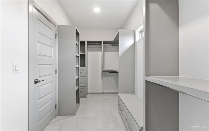 3400 E Alexa Street, Edinburg, TX 78542, 3 Bedrooms Bedrooms, ,2 BathroomsBathrooms,Residential,For Sale,3400 E Alexa Street,0,501332