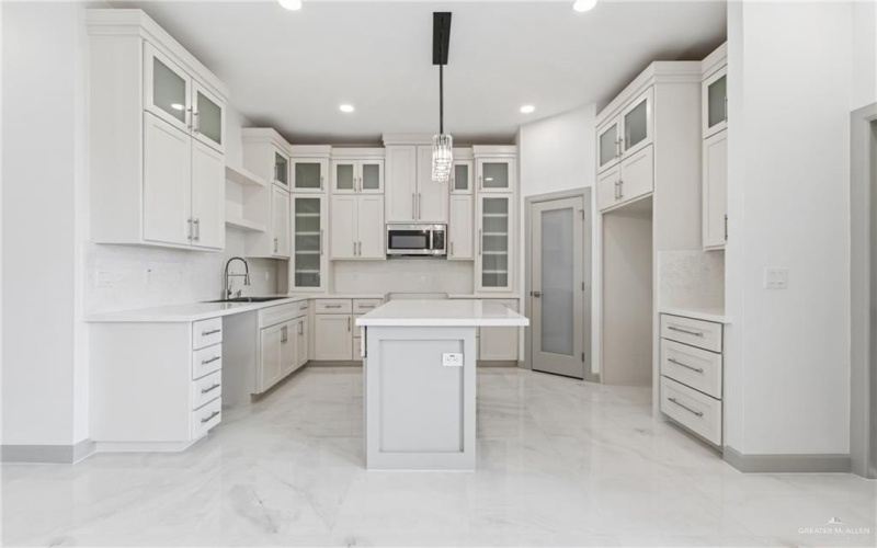 3400 E Alexa Street, Edinburg, TX 78542, 3 Bedrooms Bedrooms, ,2 BathroomsBathrooms,Residential,For Sale,3400 E Alexa Street,0,501332