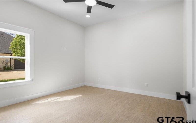 18171 W Lakeview Dr, Troup, TX 75789, 3 Bedrooms Bedrooms, ,2 BathroomsBathrooms,Residential,For Sale,18171 W Lakeview Dr,0,26005034