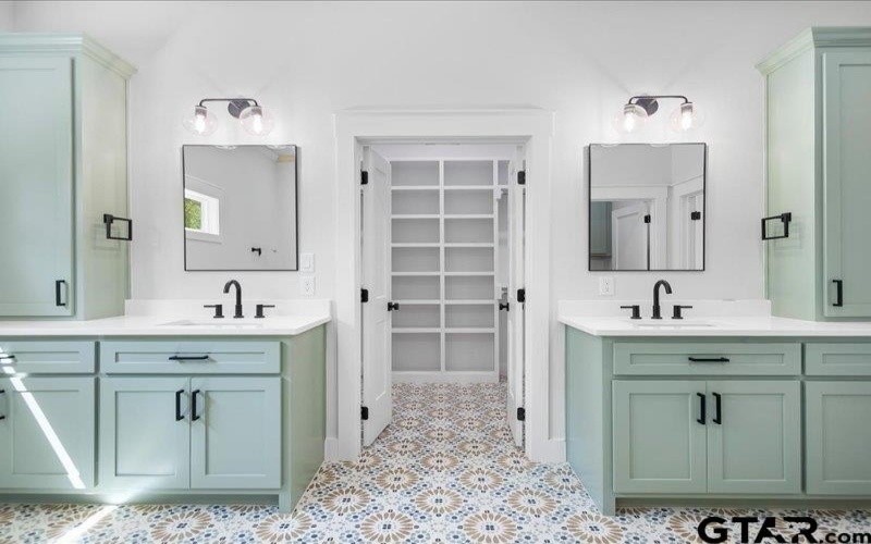 18171 W Lakeview Dr, Troup, TX 75789, 3 Bedrooms Bedrooms, ,2 BathroomsBathrooms,Residential,For Sale,18171 W Lakeview Dr,0,26005034