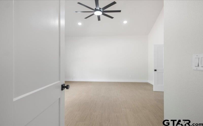 18171 W Lakeview Dr, Troup, TX 75789, 3 Bedrooms Bedrooms, ,2 BathroomsBathrooms,Residential,For Sale,18171 W Lakeview Dr,0,26005034