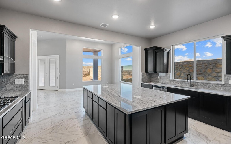 7353 Cimarron Rim Drive, El Paso, TX 79911, 5 Habitaciones Habitaciones , ,3 BañosBaños,Residential,En Venta,7353 Cimarron Rim Drive,915249