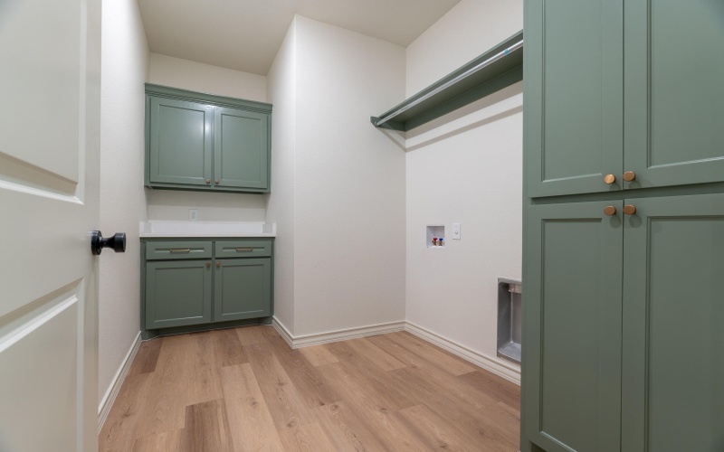 705 E 14th Street, Wolfforth, TX 79382, 4 Habitaciones Habitaciones , ,2 BañosBaños,Residential,En Venta,705 E 14th Street,0,202604708