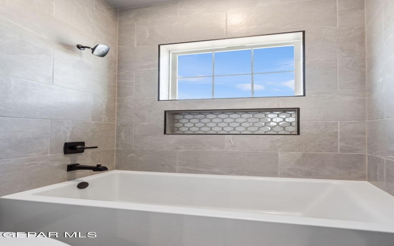 6416 Cadence River Drive, El Paso, TX 79932, 5 Bedrooms Bedrooms, ,3 BathroomsBathrooms,Residential,For Sale,6416 Cadence River Drive,0,913624