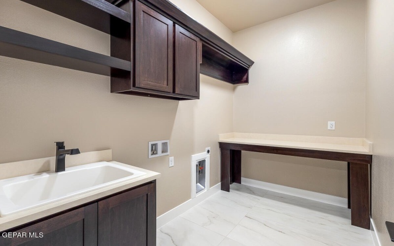 6420 Cadence River Drive, El Paso, TX 79932, 6 Habitaciones Habitaciones , ,3 BañosBaños,Residential,En Venta,6420 Cadence River Drive,916856