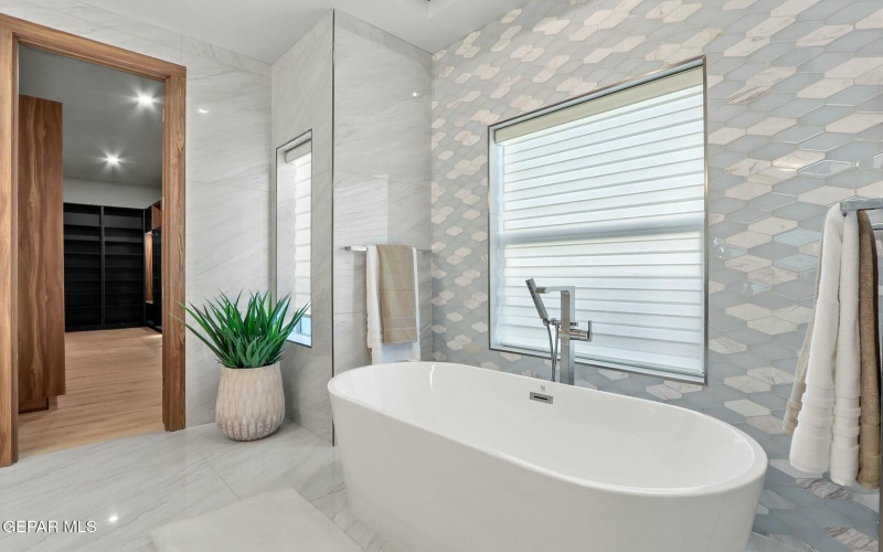 852 W Gate, El Paso, TX 79932, 4 Bedrooms Bedrooms, ,6 BathroomsBathrooms,Residential,For Sale,852 W Gate,0,920864