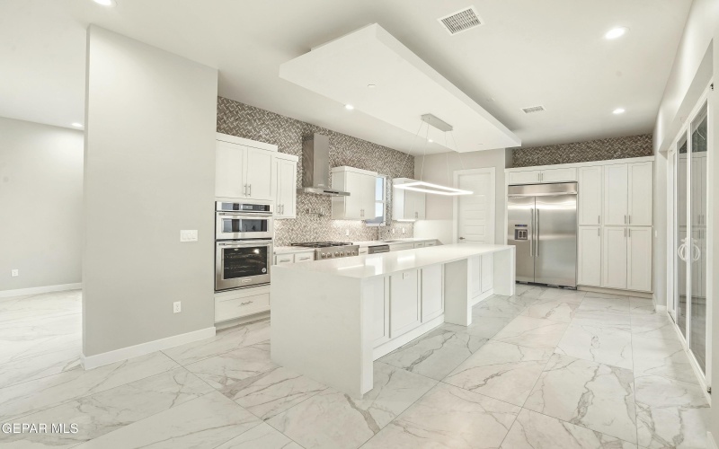 860 W Gate, El Paso, TX 79932, 4 Habitaciones Habitaciones , ,3 BañosBaños,Residential,En Venta,860 W Gate,921421