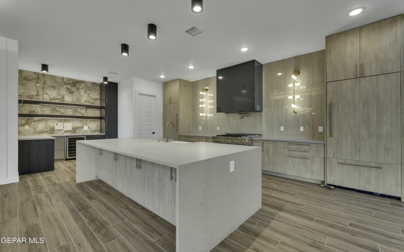 884 W Gate, El Paso, TX 79932, 4 Habitaciones Habitaciones , ,6 BañosBaños,Residential,En Venta,884 W Gate,921426