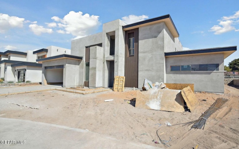 856 W Gate, El Paso, TX 79932, 4 Habitaciones Habitaciones , ,6 BañosBaños,Residential,En Venta,856 W Gate,921061